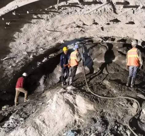 丹阳拱顶带模注浆料的施工流程及注意事项